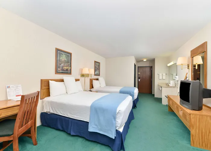 Americas Best Value Inn & Suites - Tahquamenon Country