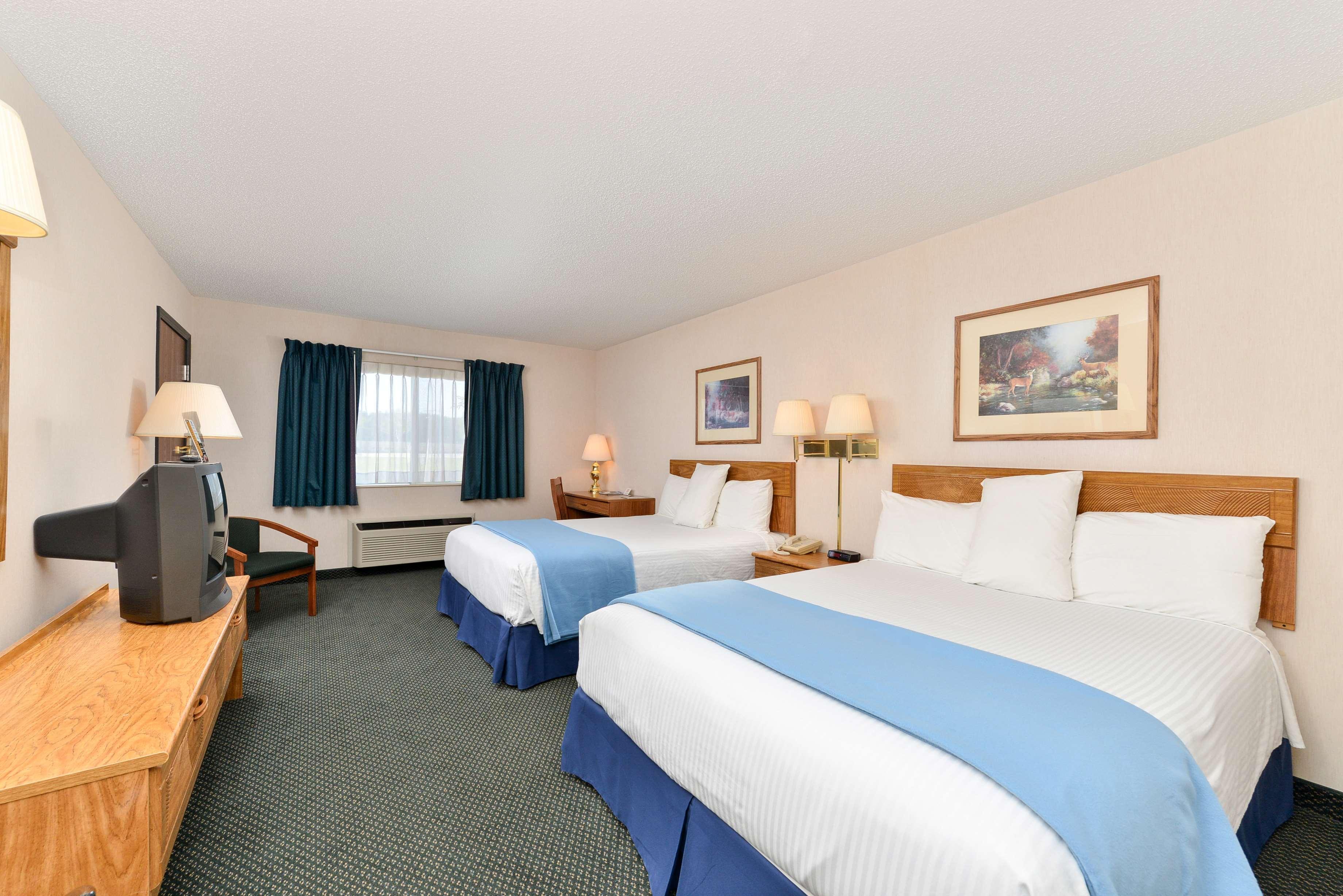 Hotel Americas Value & - Tahquamenon Country