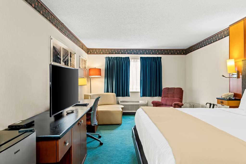 Americas Value & - Tahquamenon Country Hotel Newberry