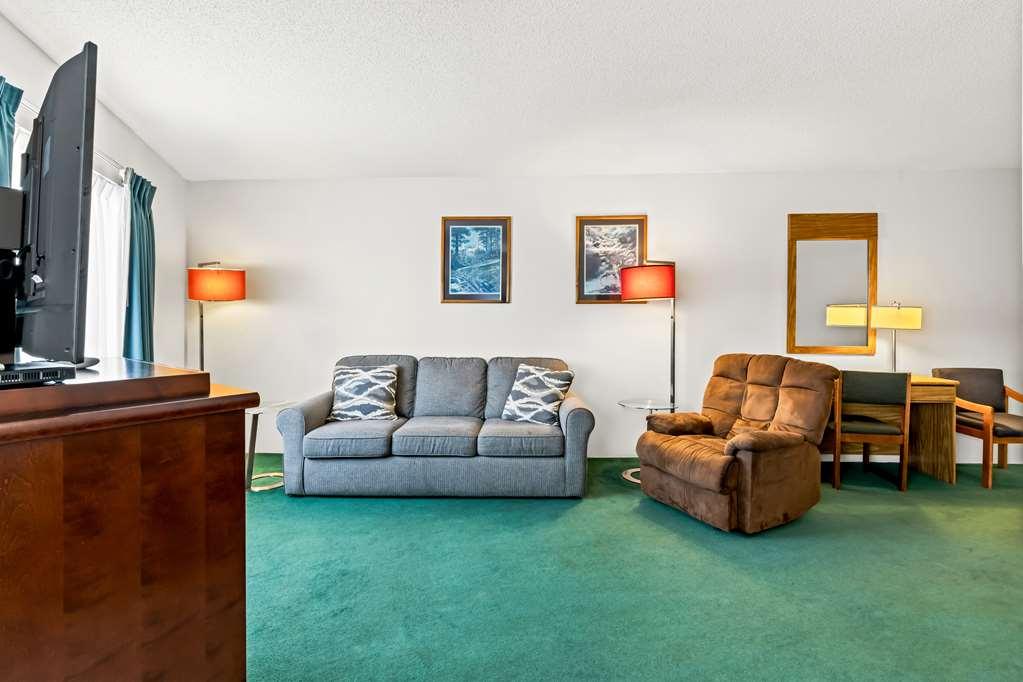 Americas Value & - Tahquamenon Country Newberry