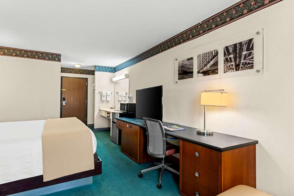 Americas Value & - Tahquamenon Country
