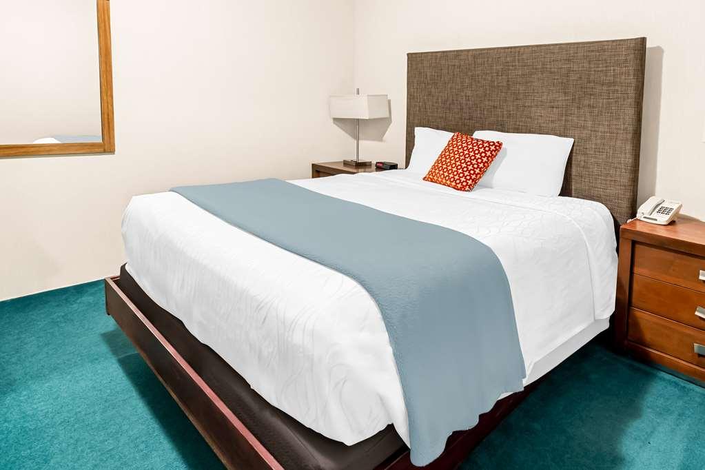 Americas Value & - Tahquamenon Country Hotel Newberry
