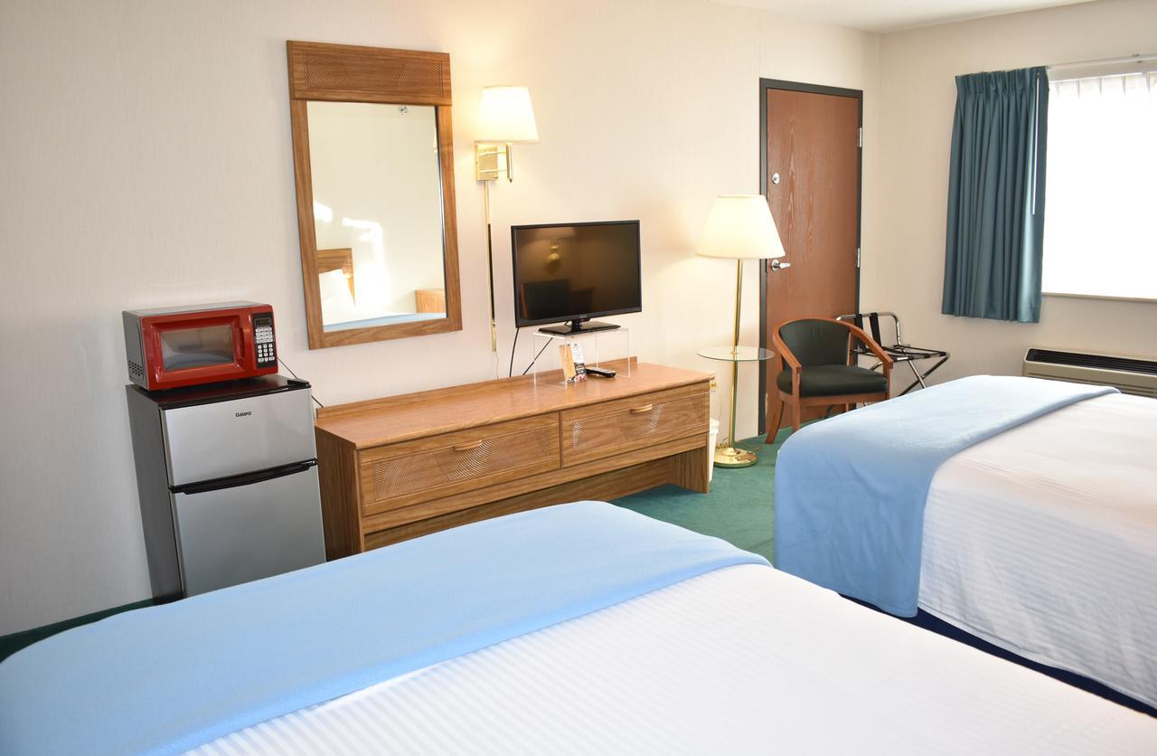 Americas Value & - Tahquamenon Country Hotel Newberry
