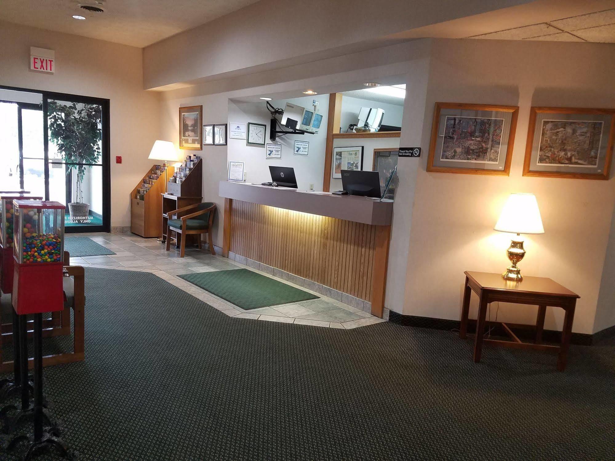 Hotel Americas Value & - Tahquamenon Country Newberry